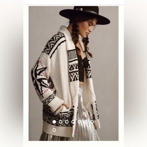 Pilcro Slouchy Waves Cardigan Sweater size XS Black & White